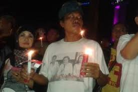 Untuk itu kami ingin membantu anda dengan memberikan sedikit gambar yang bisa diwarnai seperti gambar yang kami sajikan ini. Aksi Puluhan Lilin Di Bundaran Hi Simbol Harapan Untuk Jokowi Jk