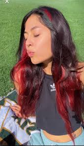 I'm a 26-year-old artist looking for new friends in SD