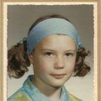 Fiona Downer's Instagram, Twitter & Facebook