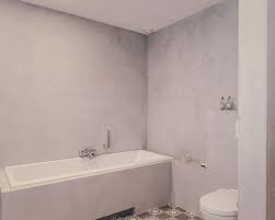 Mikrosement har meget gode heftegenskaper og kan brukes på de fleste underlag, som for eksempel glass, metall, mur, fliser, gips eller trefiberplater. Microcement Til Badevaerelset Gor Det Nemt Med Basebeton