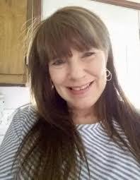 Holly Hoff's Instagram, Twitter & Facebook