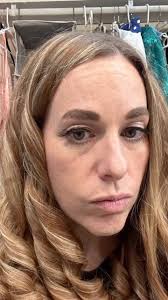 Get a glimpse into how @joh_jaquith becomes Della Doucet each night.