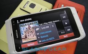 Nokia n8 unlocked gsm touchscreen phone featuring gps with voice navigation and 12 mp camera (silver/white) visit the nokia store. Nokia N8 Starts Shipping Slashgear