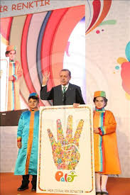 Milletvekillerinden, tbmm'nin 8 temmuz'da tatile girmesinin ardından yaz boyunca vatandaşlarla bir araya gelmelerini isteyen erdoğan'ın, türkiye'nin en ücra köşelerine kadar gidin, sıkılmadık el bırakmayın dediğ Cumhurbaskani Erdogan Iftara Katildi Anadolu Ajansi