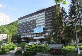 Hotel traian se afla in caciulata si ofera cazare in 244 camere duble si 10 apartamente, baza de tratament, restaurant. Hotel Traian Caciulata Sind Romania