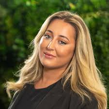 Meet The V7 Recruitment Team