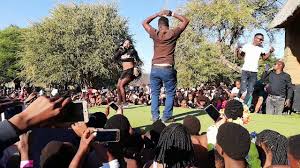 South african songwriter and singer makhadzi premiers the official audio to mapholisa taken off her new album. Makhadzi Tshikwama Live Performance The Elias Resort Youtube