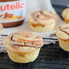 Einfache Nutella Muffins Mit Flussigem Kern Food Blog Ninastrada Rezept In 2020 Kochen Und Backen Rezepte Muffins Backen Kuchen Rezepte Einfach