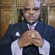 Len Castillo (@castillolen) is LIVE