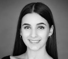 Jeanne Natale's Instagram, Twitter & Facebook