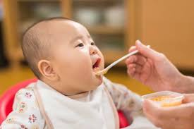 離乳食 最新の進め方は 赤ちゃんの舌 口 歯など口腔機能の発達が重要 たまひよ 離乳食 育児日記 ベビーフード