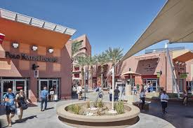 Town square las vegas is just north of the outlet mall and while it's not strictly outlet stores, shoppers will find plenty of retailers to browse. Las Vegas North Premium Outlets Simon Shopping Destinations U K