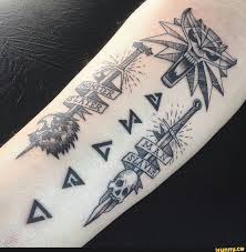 Pin De Utku Sergici Em Best Wolf Tattoo Design Tatuagem Witcher Tatuagem Fazer Uma Tatuagem