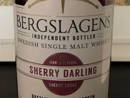 En rökig whisky som legat på bourbonfat i cirka fem år. Bergslagens Destilleri Sherry Darling Nr1 Whiskyabc