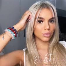 Vicky Peel's Instagram, Twitter & Facebook