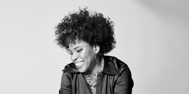 Macy Gray 的音樂結合了 70 年代經典 Soul 與 Funk 的復古風格