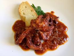 Gli spaghetti con il sugo di polpo, facile da preparare ma molto gustosi. Ricetta Polpo Alla Luciana Cucina Napoletana Napoli Da Vivere