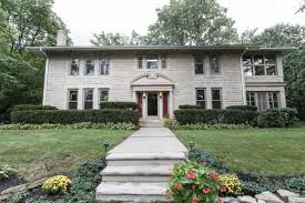 Government island, virginia cnn —. Surrounded By Wannabes This Vintage Royal Oak Home Shines