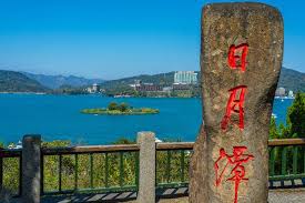 南人食之，呼為田雞，云肉味如雞也。 classical chinese, trad. 南人食之，呼为田鸡，云肉味如鸡也。 classical chinese, simp. å°æ¹¾æ—¥æœˆæ½­ä¹è›™å åƒ ä¹åªå¤§é'è›™é½é½éœ²å‡ºæ°´é¢ ç©¶ç«Ÿæ˜¯å‡ ä¸ªæ„æ€ ä»Šæ—¥æ–°é—»ç½'