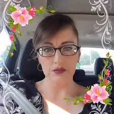 what leave in product reduces frizz for fine wavy curly hair?