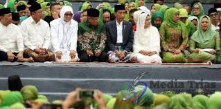 Tempurung dalam kamus besar bahasa indonesia (kbbi) memiliki arti, yaitu kulit buah yang keras, terutama kulit buah kelapa; Seperti Katak Dibawah Tempurung Said Aqil Kalau Dipegang Selain Nu Salah Semua Media Trias