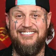 Selfie sticks banned at Kentucky Derby