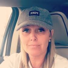 Mindy Dickinson's Instagram, Twitter & Facebook