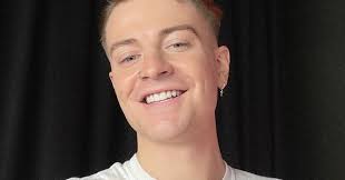 Tom Alex Helm Video Producer & Editor