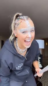 CHICAGO PRIDE MAKEUP REVEAL🌈 see u soon Chicago. Big surprise at the end  of the set…:)🖤