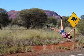 Die straßen sind hier mit kirchen verschiedener glaubensrichtungen gesäumt. Rotes Zentrum Australien Uluru Olgas Und Kings Canyon Smilesfromabroad
