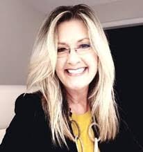 Karen Holtzclaw's Instagram, Twitter & Facebook