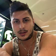 Înainte de a pleca de pe insula iubirii, cuplurile au răspuns celei mai importante întrebări de cuplu: Razvan De La Insula Iubirii Mesaj Neasteptat Pentru Fosta Iubita Cati Stiu Ca Am Fost Un Nenorocit Fata De Tine