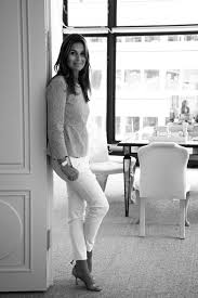 Fashionista Desk Side With Aerin Lauder Launching A New Beauty Brand And Learning How To Tweet Casual Work Outfits Business Casual Dresses Fashionista