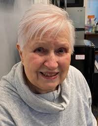 Betsy Bean's Instagram, Twitter & Facebook