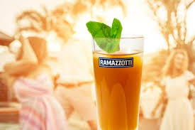 Cocktail Rezept Mit Ramazzotti Amaretto Brunesque Mediterran Ambientemediterran Italien Ramazotti Co Cocktail Rezepte Gin Cocktail Rezepte Lillet Berry