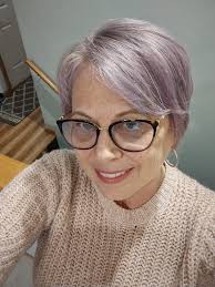 💜 Vivid violet with a sleek finish. #fblifestyle #hairstyle