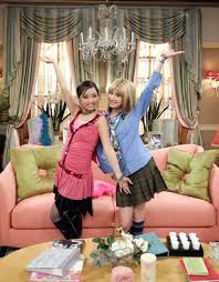 London leah tipton is one of the main characters of the suite life series. London Tipton From The Suite Life Of Zack And Cody From Lizzie Mcguire To London Tipton Here Are Disney S Best Dressed 2000s Characters Popsugar Fashion Photo 5