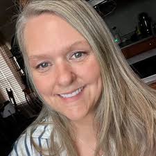 Hey hey! Who's really the siren in Sirens? Is Michaela a cult leader? What  happened to Simone as a child? What's next for Devon? Let's take a deep  dive into the finale: