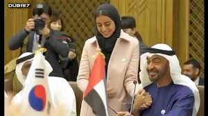 Sheikh mohammed, known to many expats as sheikh mo, married his senior wife, sheikha hind bint maktoum bin juma al maktoum, in 1979. His Highness Sheikh Mohamed Bin Zayed Al Nahyan Reaction When A Young Woman Interrupted His Meeting Youtube