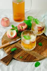 Ice Tea Maison A La Peche Et Menthe Recette Facile Tangerine Zest Recette En 2020 Recettes De Boissons The Glace Recette Citronnade