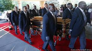 Verkäufer aus dem ausland können ihnen artikel regulär über einen internationalen versandservice zuschicken. Farewell Aretha Franklin Musik Dw 31 08 2018
