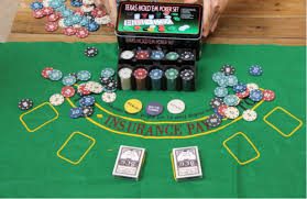 200pcs Portable Poker Chip Set 21 Jack Steel Case Two Card Set Game Family Run Poker Chips Set Poker Set Poker Chips