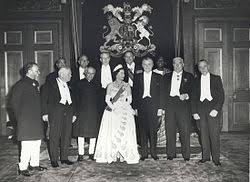 Es fácil imaginar la vida de la familia real de inglaterra: Isabel Ii Do Reino Unido Wikipedia A Enciclopedia Livre