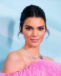 We update gallery with only quality interesting photos. Kendall Jenner Just Shared A Hilarious Throwback Pic Of Her Fringe Faux Pas