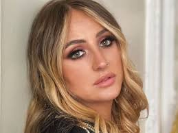 Rocío Flores se hace un tatuaje que recuerda a Rocío Carrasco - Telecinco