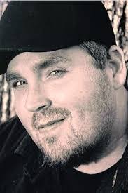 Danny Ringer's Instagram, Twitter & Facebook