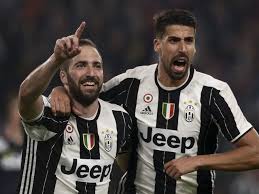 Kariyer sayfasında sami khedira isimli futbolcunun sezon bazında takımının yer almış olduğu turnuvalardaki maç, gol, asist, sarı kart, kırmızı kart, oyuna girme, oyundan alınma. Sami Khedira Stats Age News Soccer Thescore Com