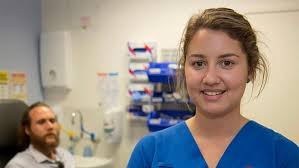 'Deadly Hair Dude' trains Indigenous students in barbering to take into  remote communities