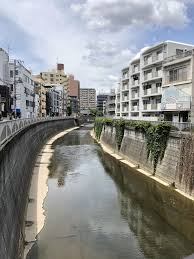 かぐや姫『神田川』に歌われた「小さな下宿」や「横町の風呂屋」は今もあるのか？【街の歌が聴こえる／早稲田・高田馬場編】｜さんたつ by 散歩の達人 さん
