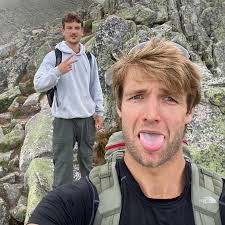 Olivia Greer's Instagram, Twitter & Facebook